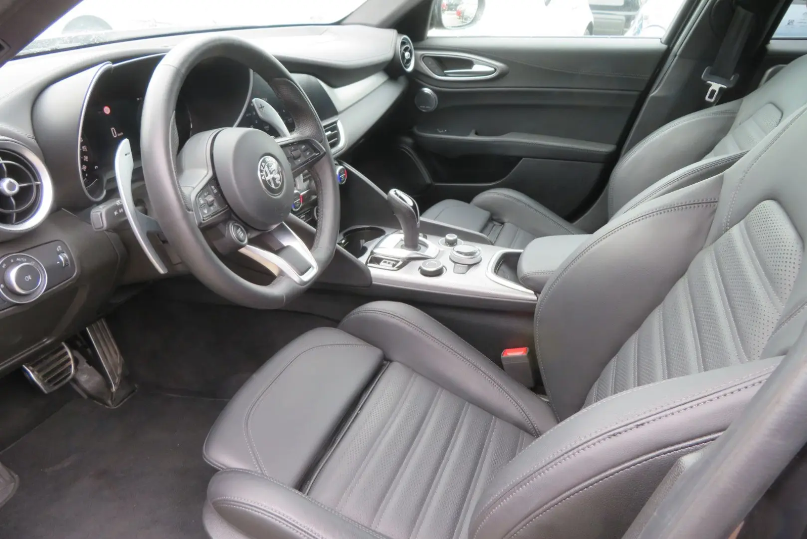 Giulia Veloce Q4 2.0 280PS 8AT *Premium-AudioPak