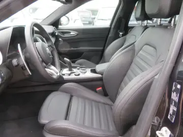 Giulia Veloce Q4 2.0 280PS 8AT *Premium-AudioPak
