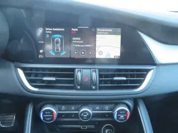 Giulia Veloce Q4 2.0 280PS 8AT *Premium-AudioPak