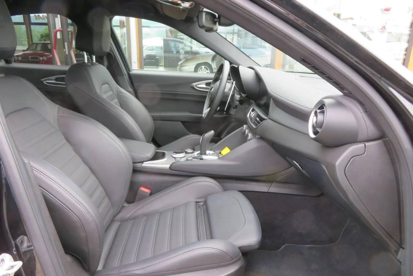 Giulia Veloce Q4 2.0 280PS 8AT *Premium-AudioPak