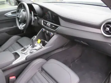 Giulia Veloce Q4 2.0 280PS 8AT *Premium-AudioPak