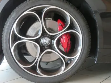 Giulia Veloce Q4 2.0 280PS 8AT *Premium-AudioPak
