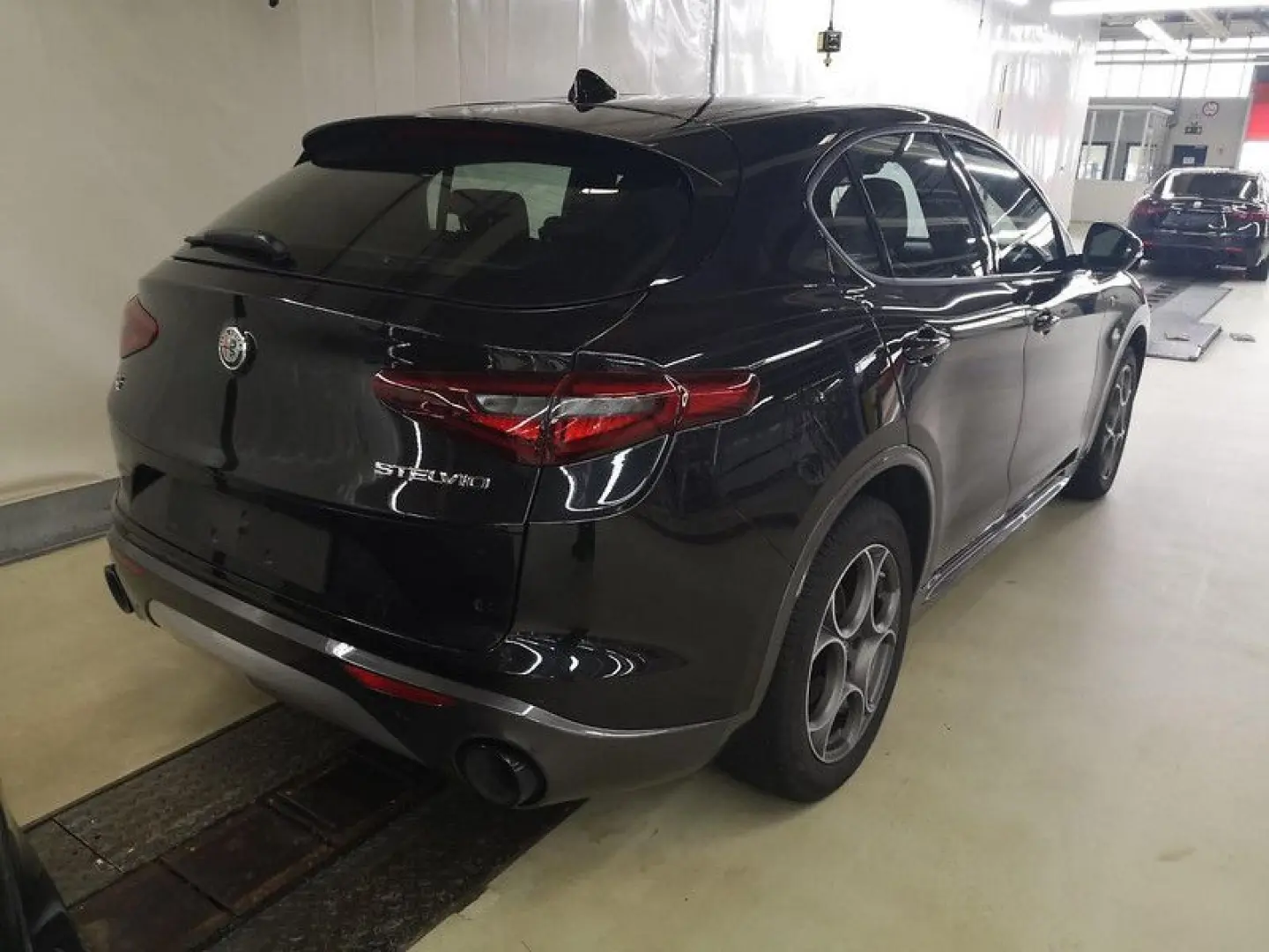 Stelvio 2.0 Turbo TI Q4 AT8*Kamera*Memory*ACC*Bi