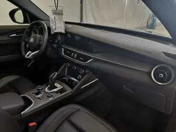 Stelvio 2.0 Turbo TI Q4 AT8*Kamera*Memory*ACC*Bi