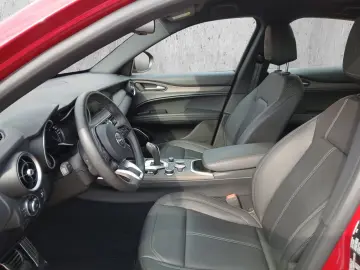 Stelvio Ti Q4 2.0 Turbo 16V +KeyLess+Kam.+SHZ