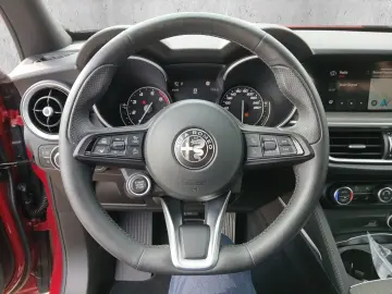 Stelvio Ti Q4 2.0 Turbo 16V +KeyLess+Kam.+SHZ