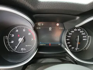 Stelvio Ti Q4 2.0 Turbo 16V +KeyLess+Kam.+SHZ