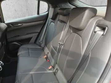 Stelvio Ti Q4 2.0 Turbo 16V +KeyLess+Kam.+SHZ