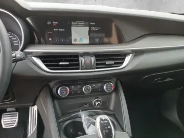 Stelvio Ti Q4 2.0 Turbo 16V +KeyLess+Kam.+SHZ