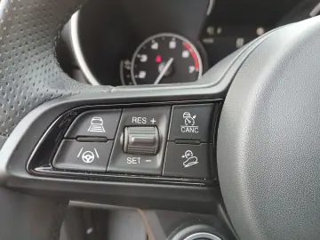 Stelvio Ti Q4 2.0 Turbo 16V +KeyLess+Kam.+SHZ