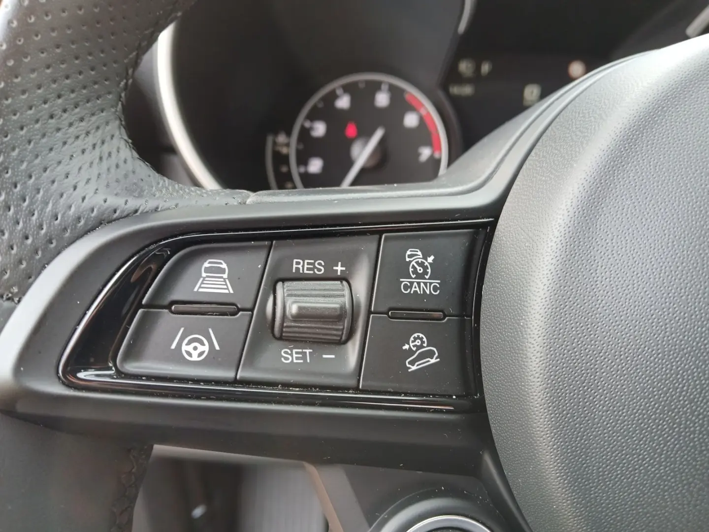 Stelvio Ti Q4 2.0 Turbo 16V +KeyLess+Kam.+SHZ