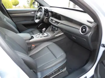 Stelvio 2.0 Turbo 16V 206kW Ti AT8-Q4