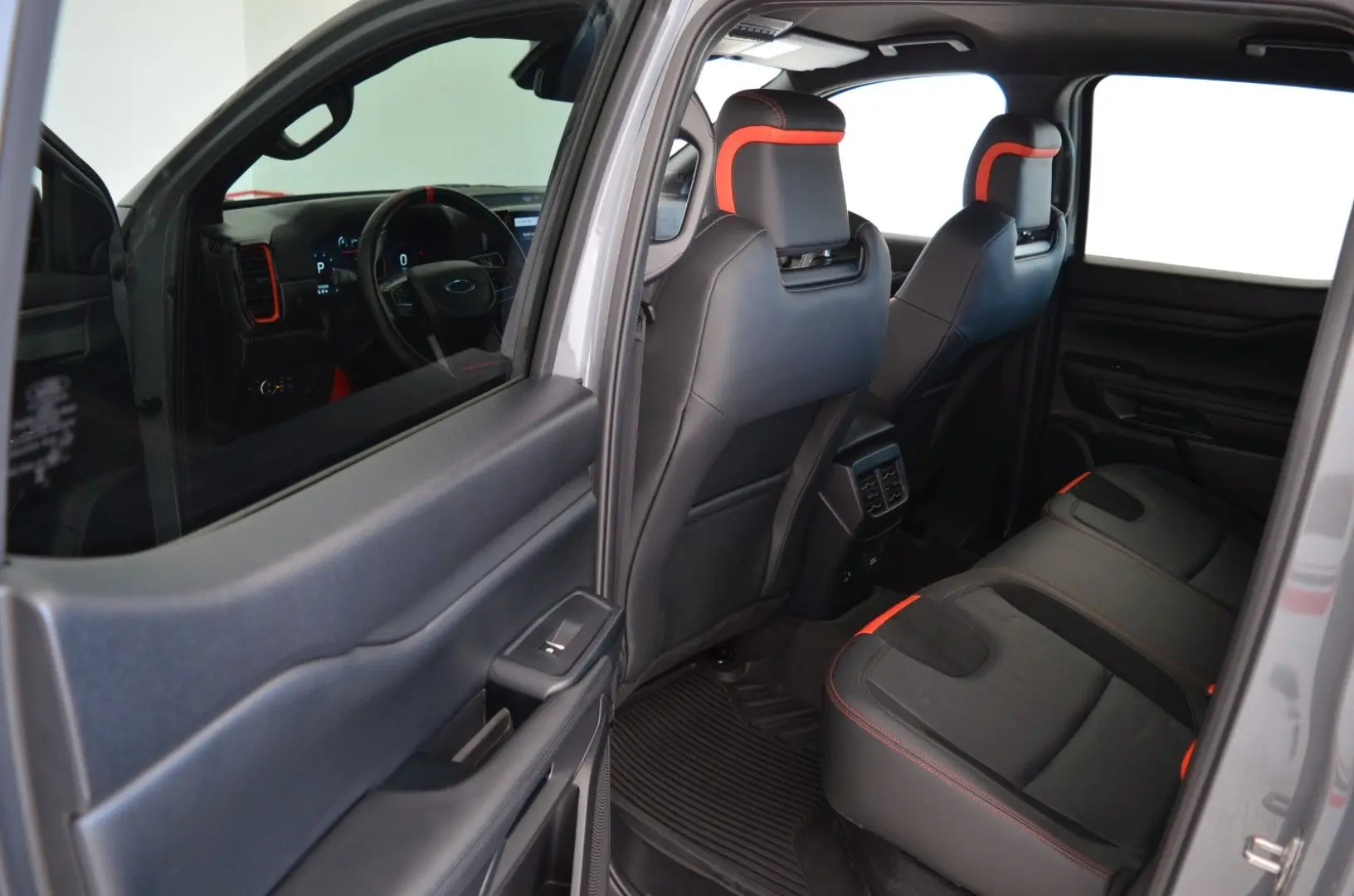 Raptor Grey Sport | PDC + Kamera | Navi | LED