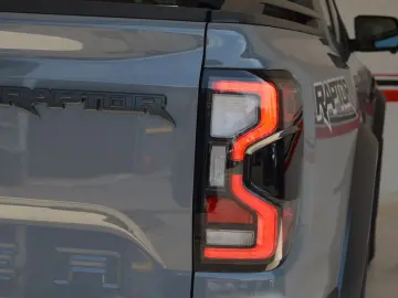 Raptor Grey Sport | PDC + Kamera | Navi | LED