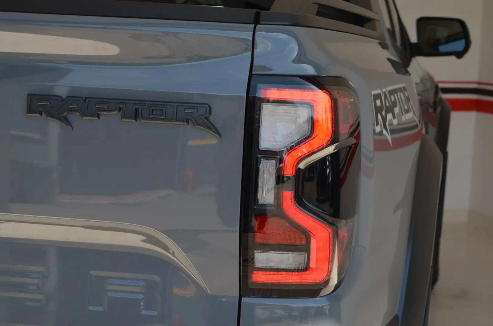 Raptor Grey Sport | PDC + Kamera | Navi | LED