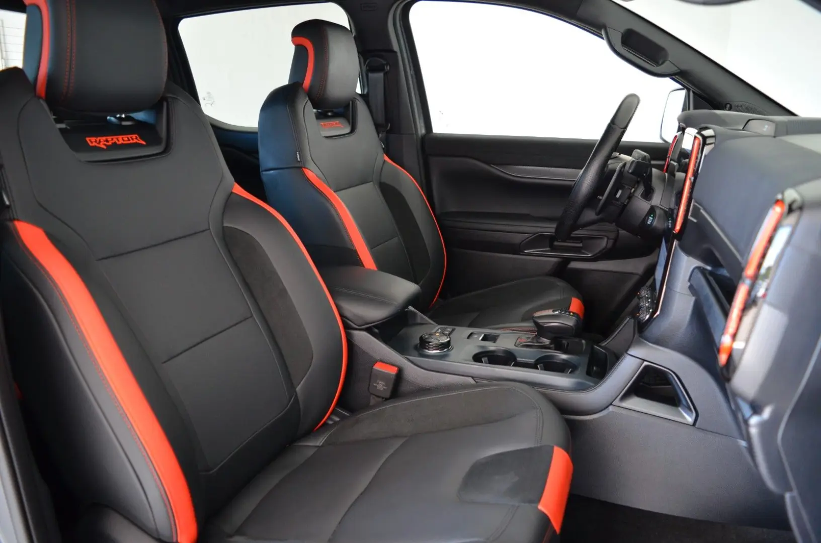 Raptor Grey Sport | PDC + Kamera | Navi | LED