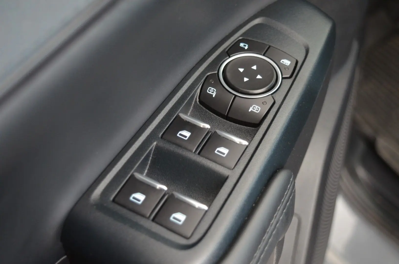 Raptor Grey Sport | PDC + Kamera | Navi | LED