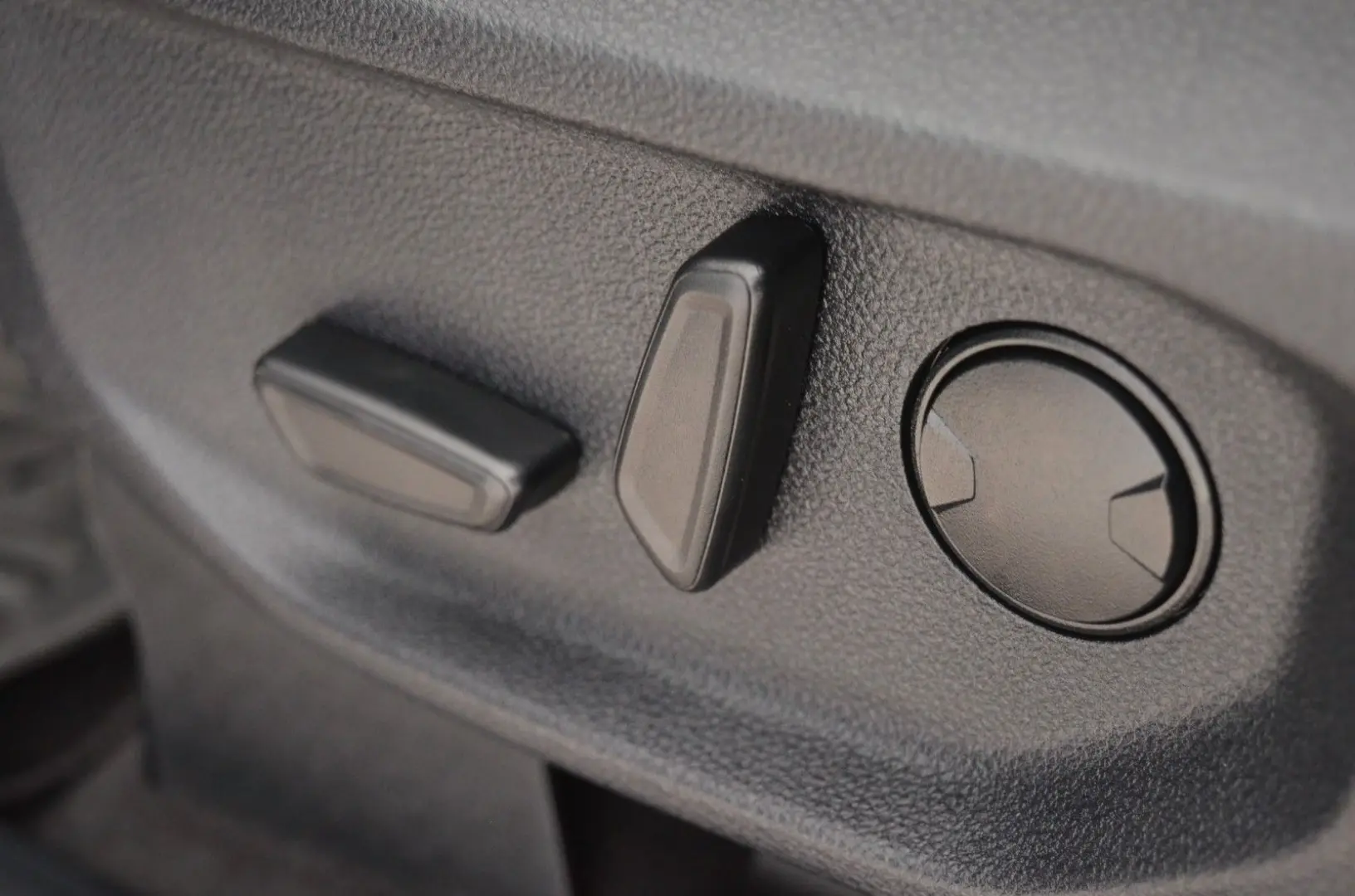 Raptor Grey Sport | PDC + Kamera | Navi | LED