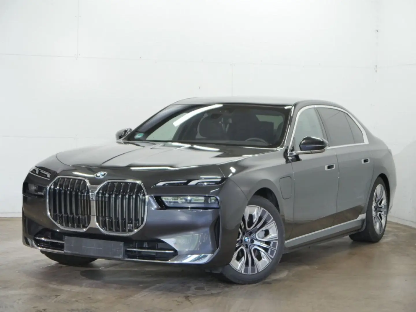 750e xDr Executive,Multisi,IconicG,20