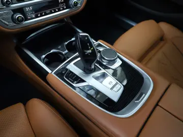 750Li xDrive/360*/HUD/HK/4xSHZ/SBL/LHZ/ACC/R20