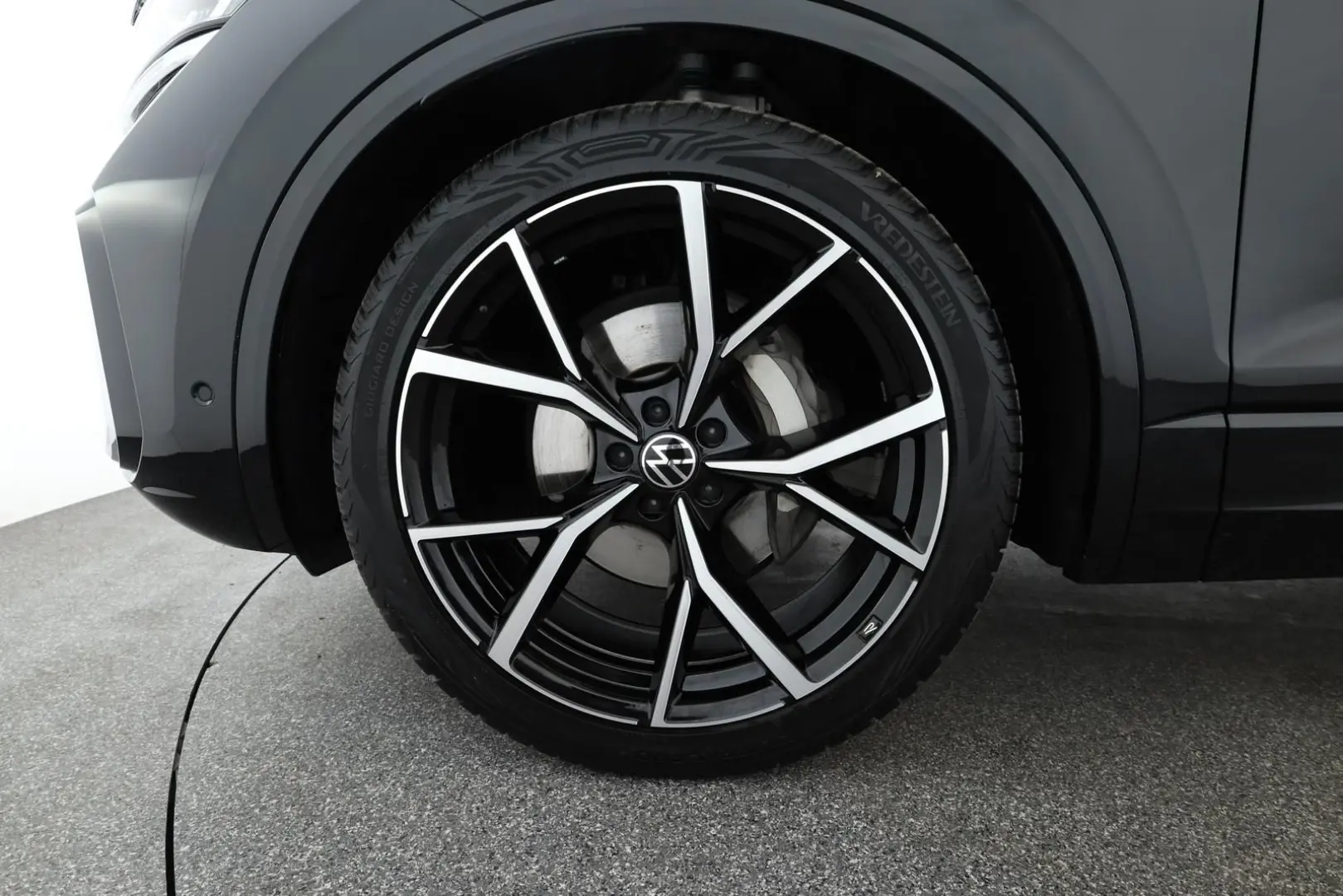 Touareg 3.0 TDI 4M R-Line Leder Pano DCC 22