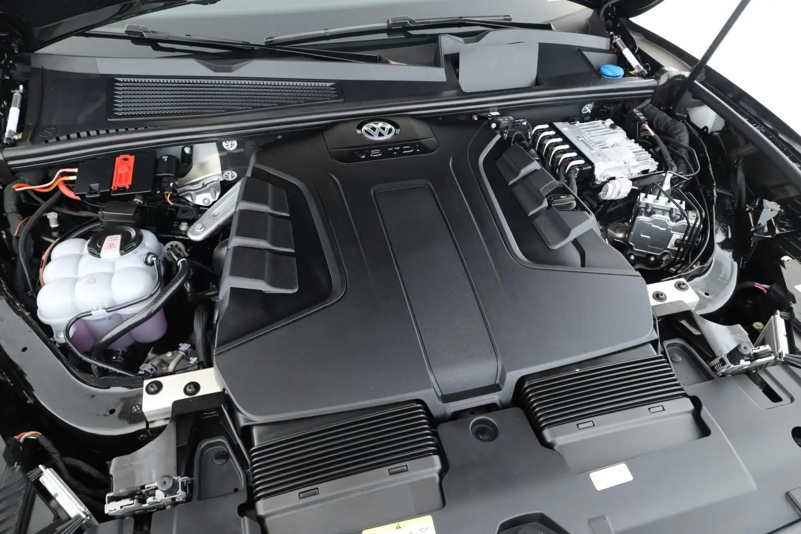 Touareg 3.0 TDI 4M R-Line Leder Pano DCC 22