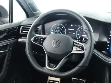 Touareg 3.0 TDI 4M R-Line Leder Pano DCC 22