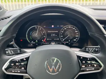 Touareg R 3.0 V6 eHybrid 4MOTION DSG*MATRIX*LEDE