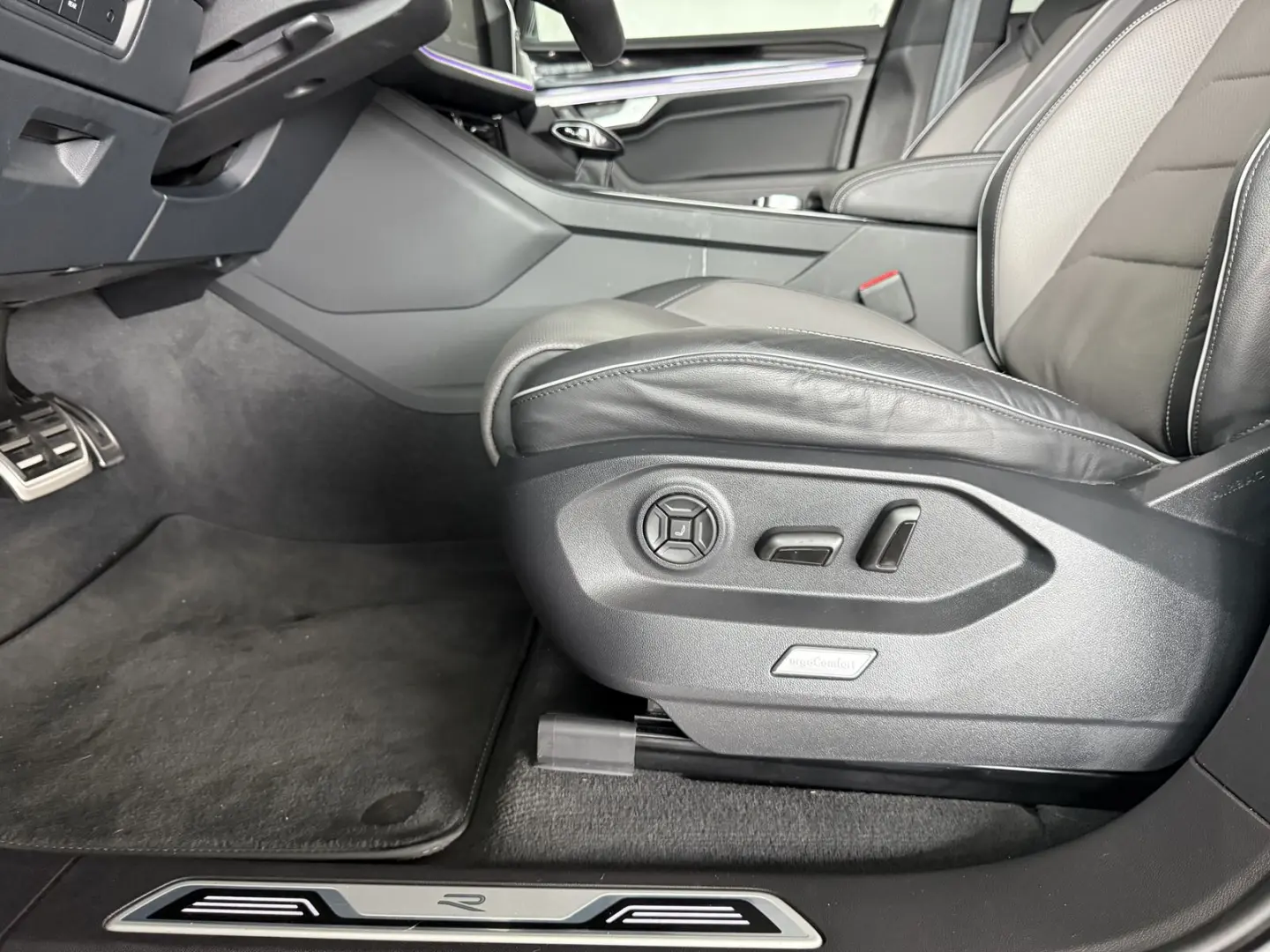 Touareg R-Line 4Motion PANO|LUFT|STHZ| AHK| 360°