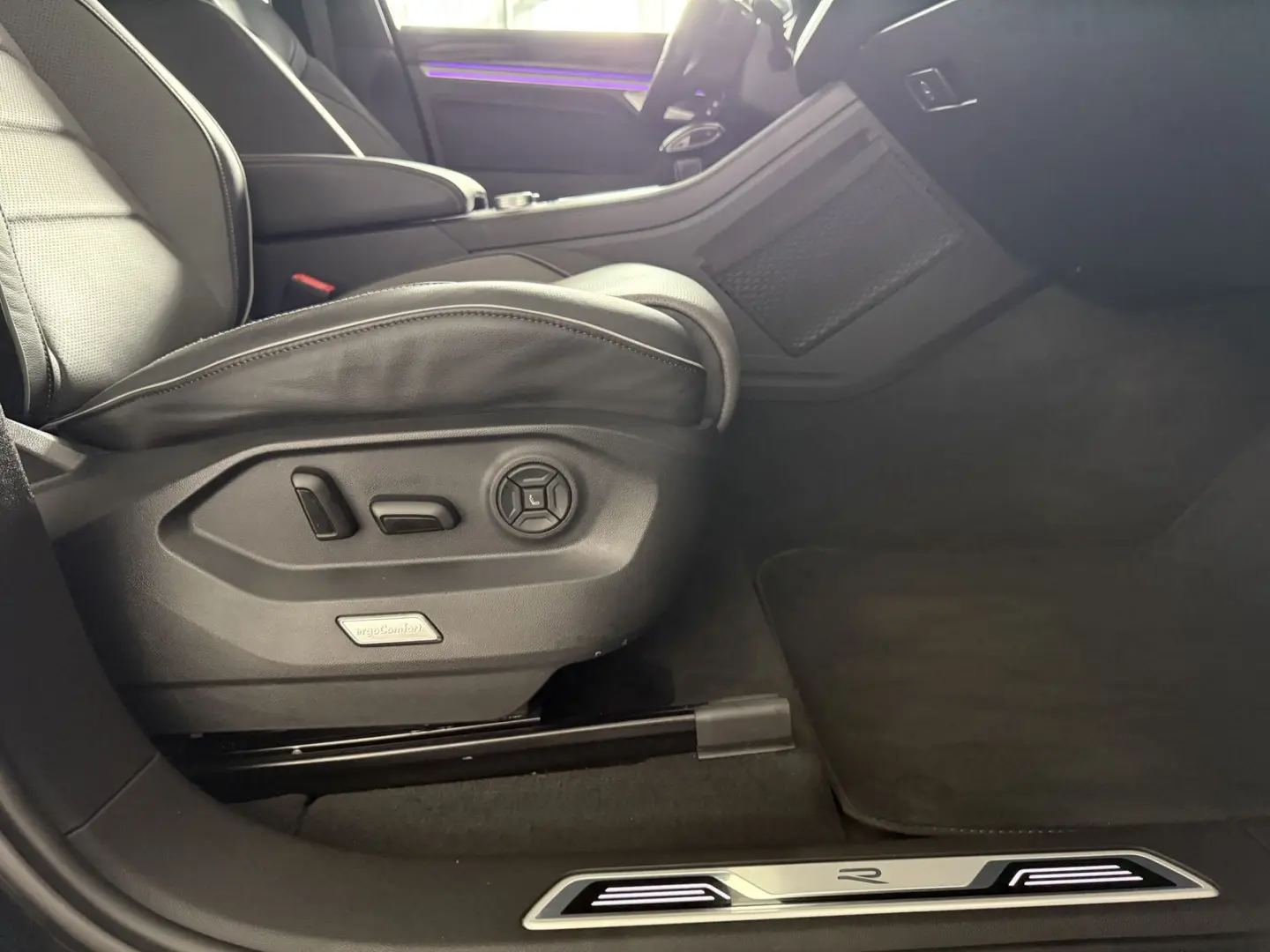 Touareg R-Line 4Motion PANO|LUFT|STHZ| AHK| 360°