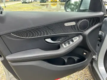 GLC 300 de 4M NAVI AHK SHD 360 LED KEYLESS