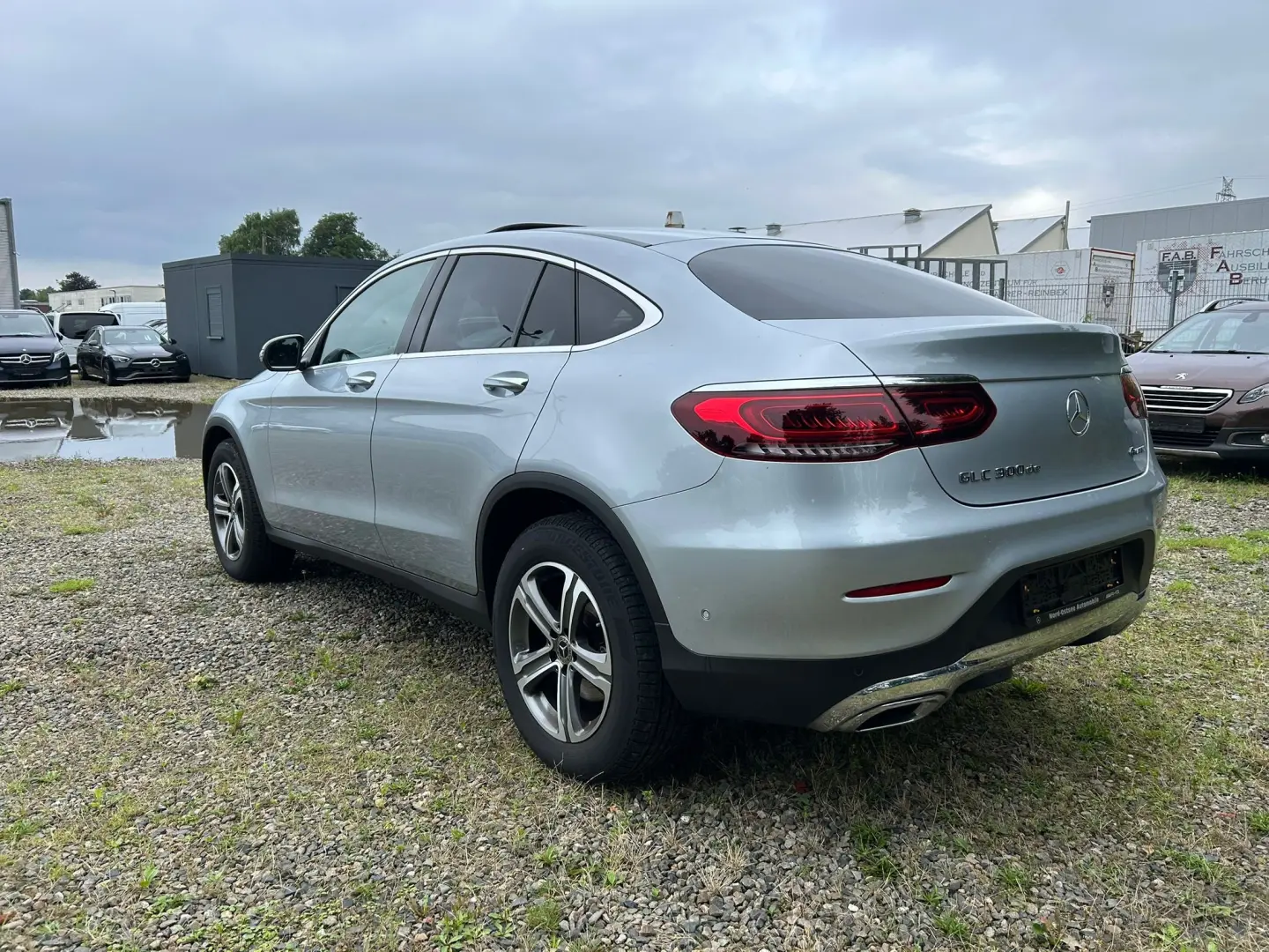 GLC 300 de 4M NAVI AHK SHD 360 LED KEYLESS