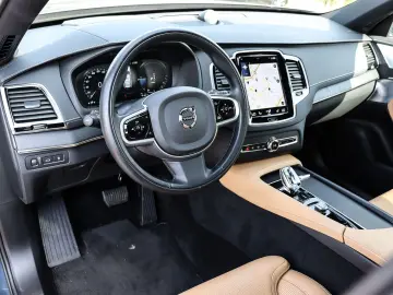 XC90 Plus Bright Recharge Plug-In Hybrid AWD T8 