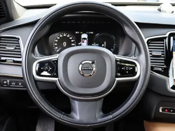 XC90 Plus Bright Recharge Plug-In Hybrid AWD T8 