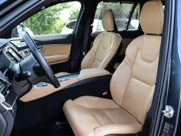 XC90 Plus Bright Recharge Plug-In Hybrid AWD T8 
