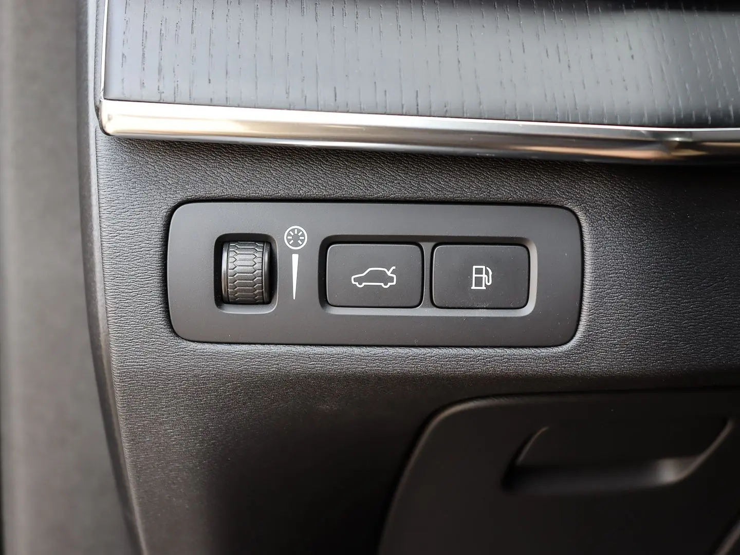XC90 Plus Bright Recharge Plug-In Hybrid AWD T8 