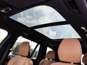 XC90 Plus Bright Recharge Plug-In Hybrid AWD T8 