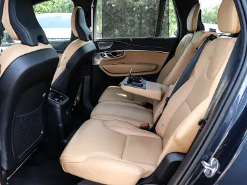 XC90 Plus Bright Recharge Plug-In Hybrid AWD T8 