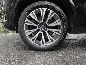 XC90 Plus Bright Recharge Plug-In Hybrid AWD T8 