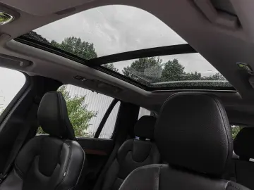 XC90 Plus Bright Recharge Plug-In Hybrid AWD T8 