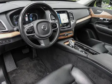 XC90 Plus Bright Recharge Plug-In Hybrid AWD T8 