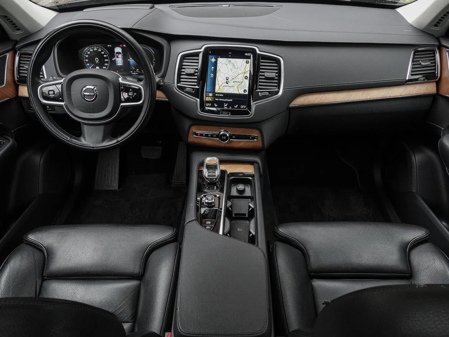 XC90 Plus Bright Recharge Plug-In Hybrid AWD T8 