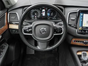 XC90 Plus Bright Recharge Plug-In Hybrid AWD T8 