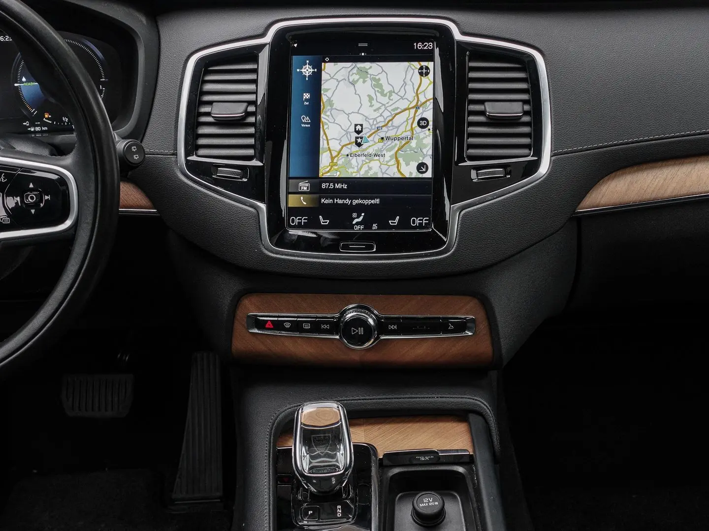 XC90 Plus Bright Recharge Plug-In Hybrid AWD T8 