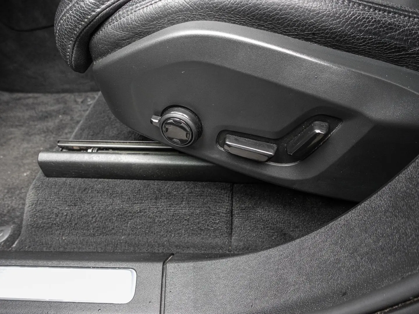 XC90 Plus Bright Recharge Plug-In Hybrid AWD T8 
