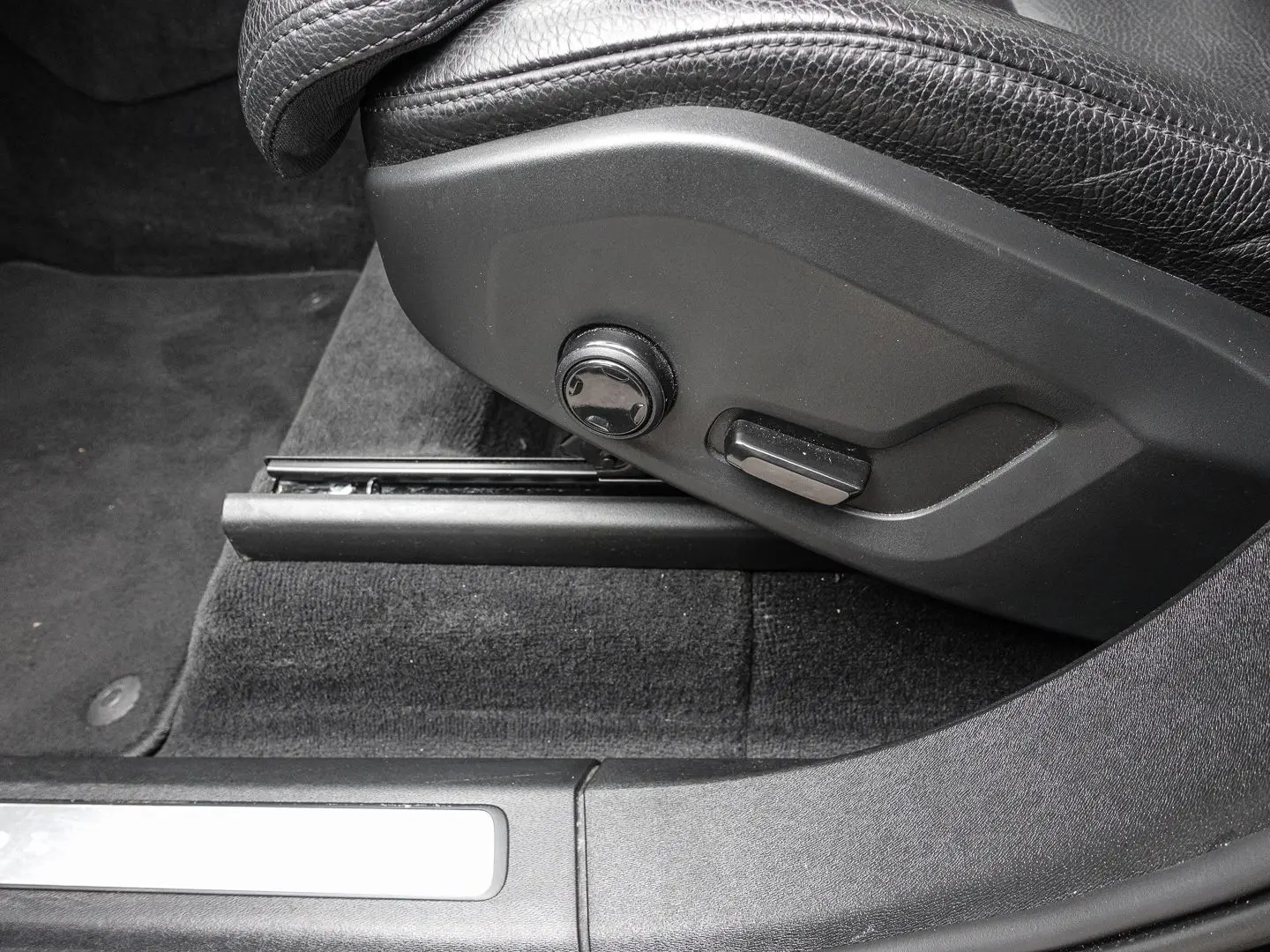 XC90 Momentum Pro AWD B5 Diesel EU6d Navi Digita