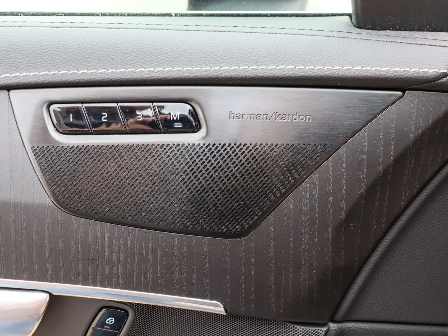 XC90 T8 AWD Inscription Edition Recharge Plug-In