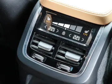 XC90 T8 AWD Inscription Edition Recharge Plug-In