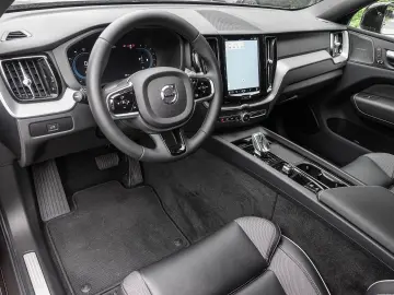 XC60 Plus Dark 2WD B4 Benzin EU6d StandHZG AHK L