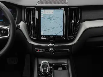 XC60 Plus Dark 2WD B4 Benzin EU6d StandHZG AHK L